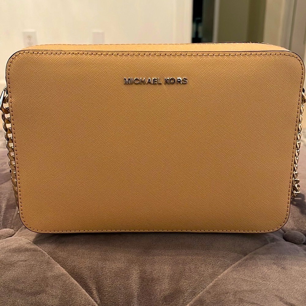 Michael Kors Jet Set Crossbody Bag